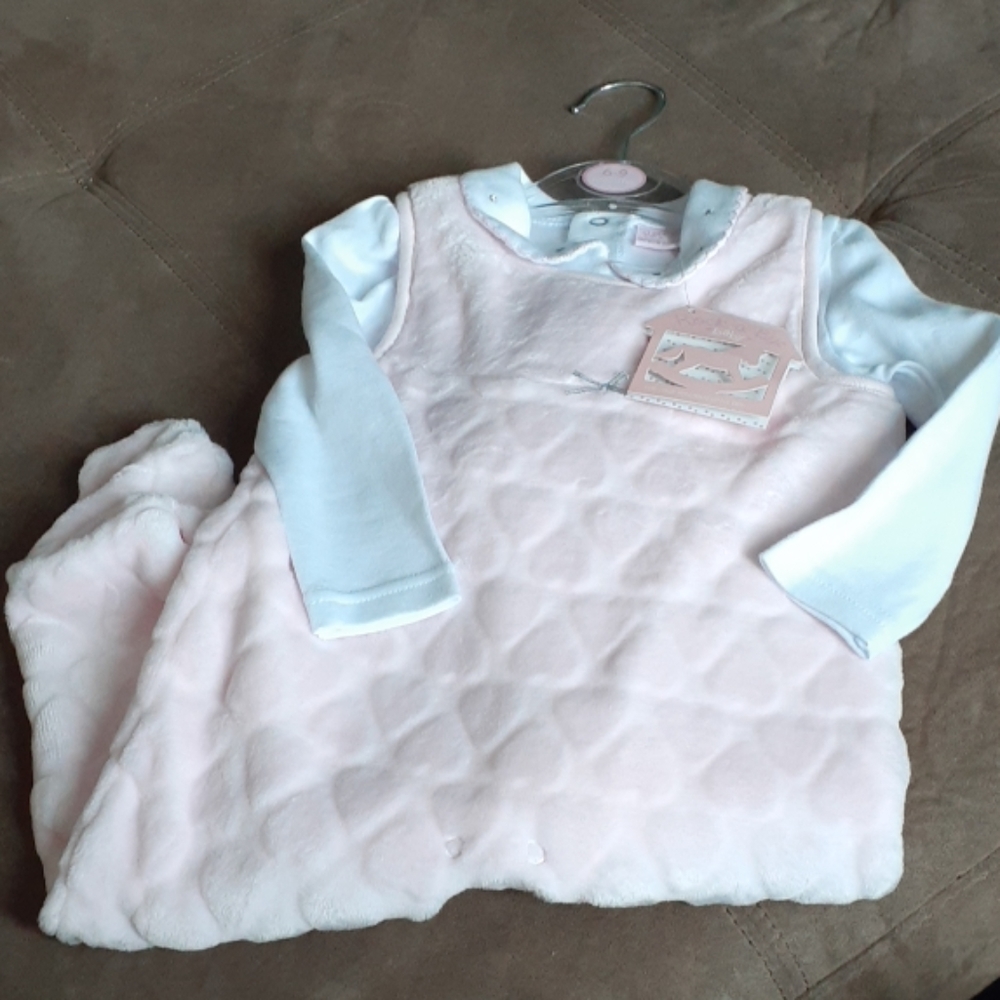 One piece fleece set.